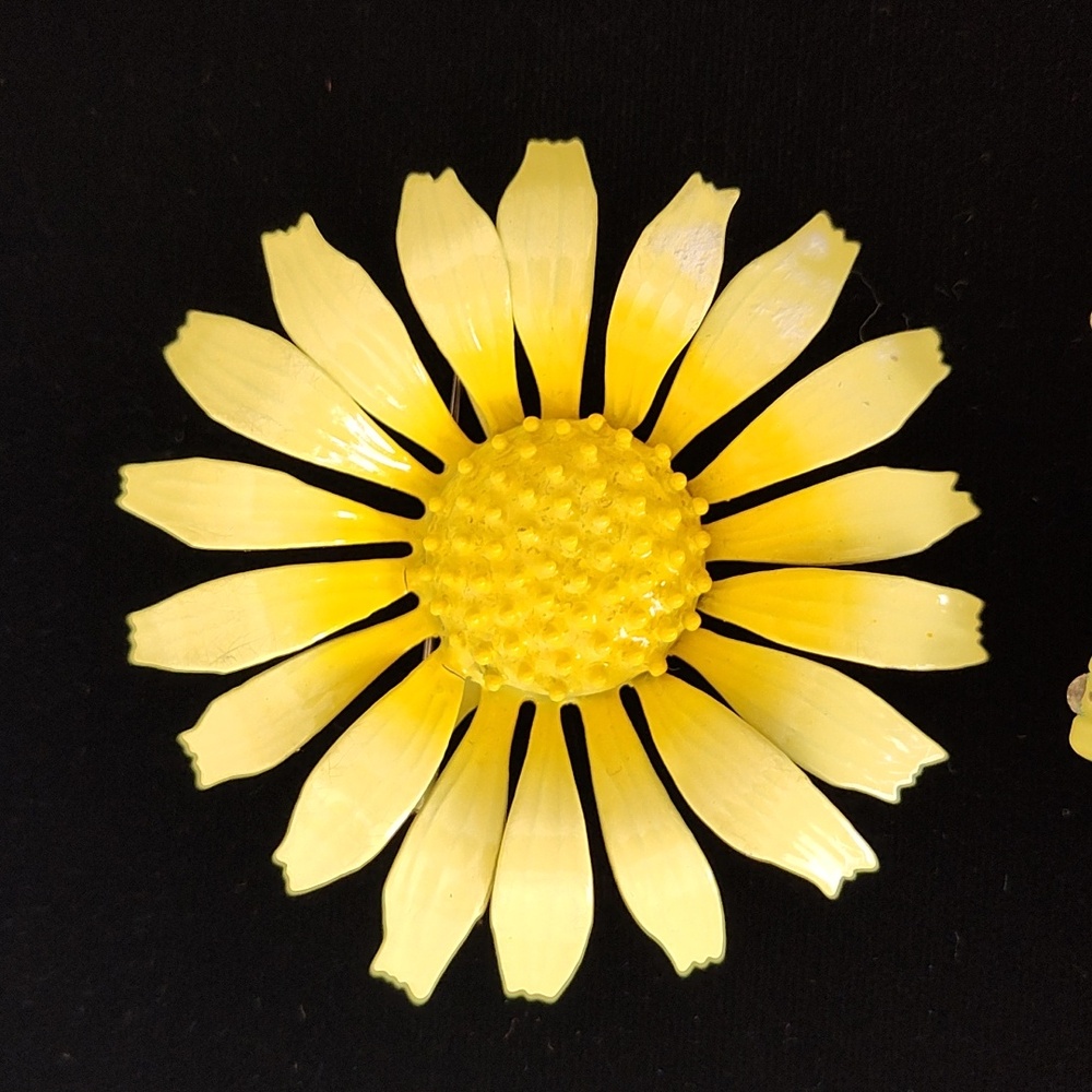 Vintage Yellow Enamel Sunflower Brooch and Earring Set - Picture 2 of 5